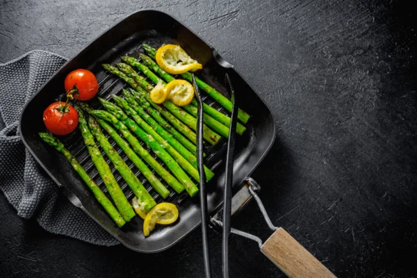 Easy Garlic Roasted Asparagus